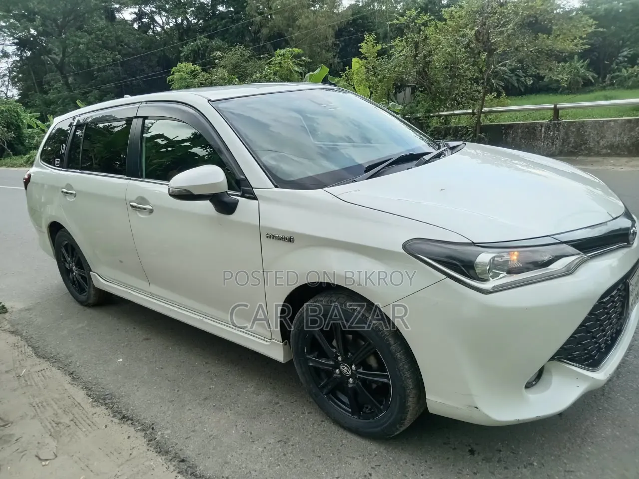Toyota Corolla Fielder 1.5 Hybrid FWD 2016 Pearl