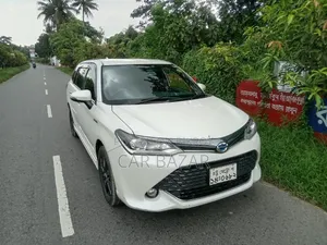 Toyota Corolla Fielder 1.5 Hybrid FWD 2016 Pearl