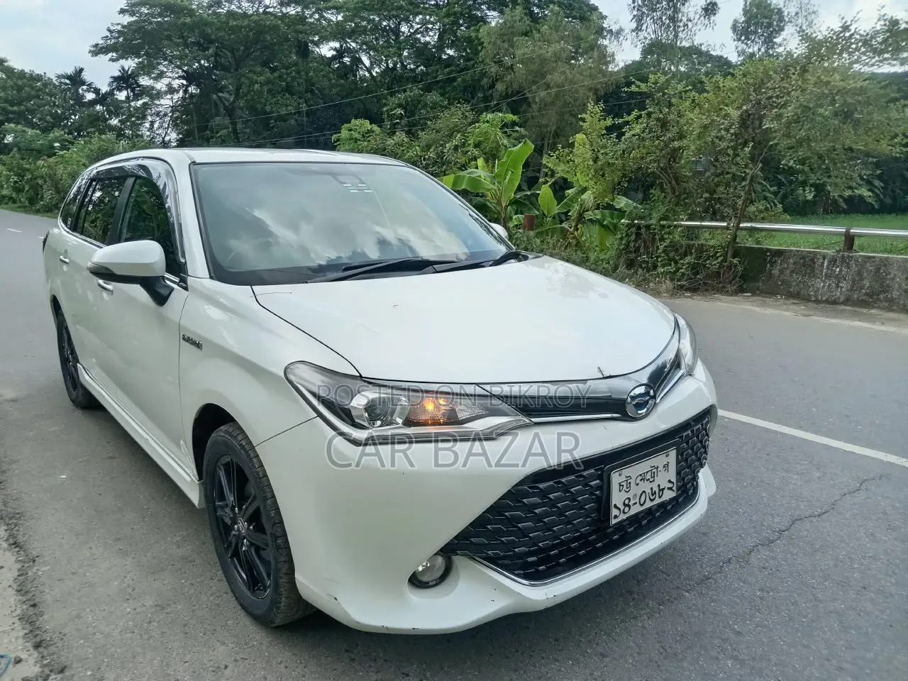 Toyota Corolla Fielder 1.5 Hybrid FWD 2016 Pearl