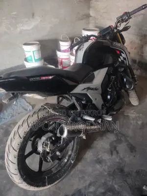 TVS Apache RTR 160 4V 2024 Black