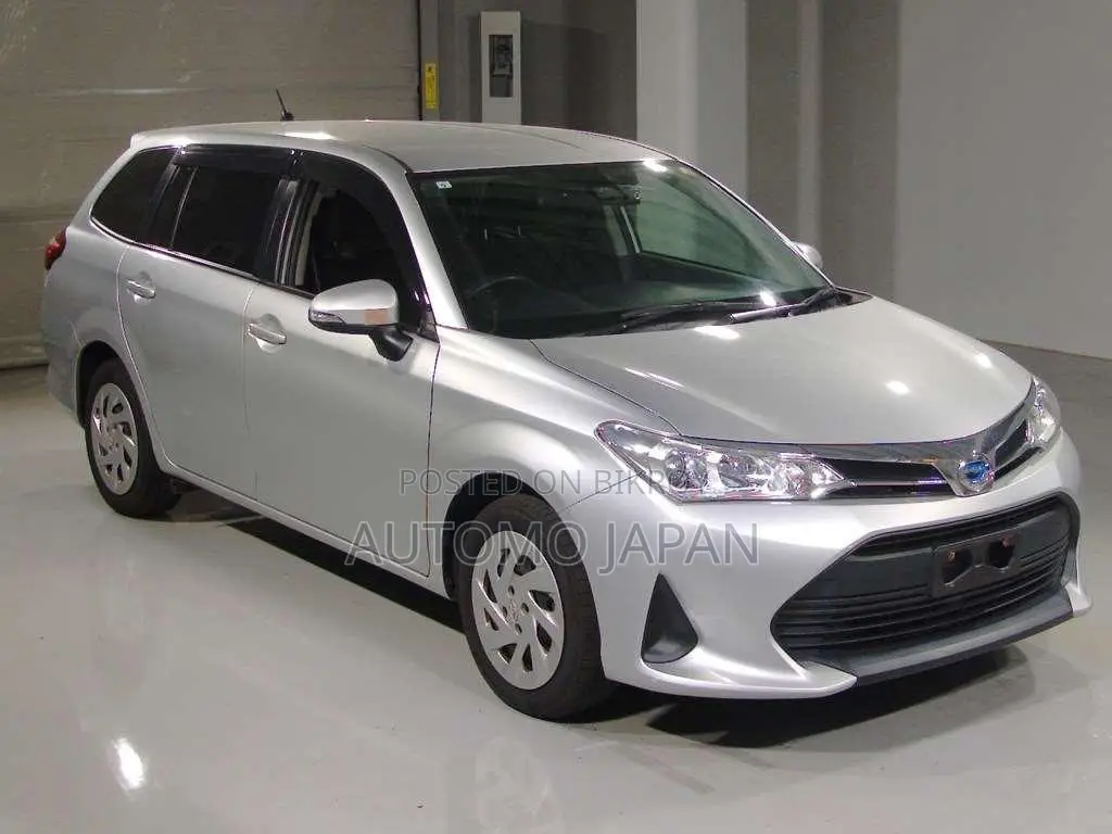 Toyota Corolla Fielder 1.5 Hybrid FWD 2021 Silver