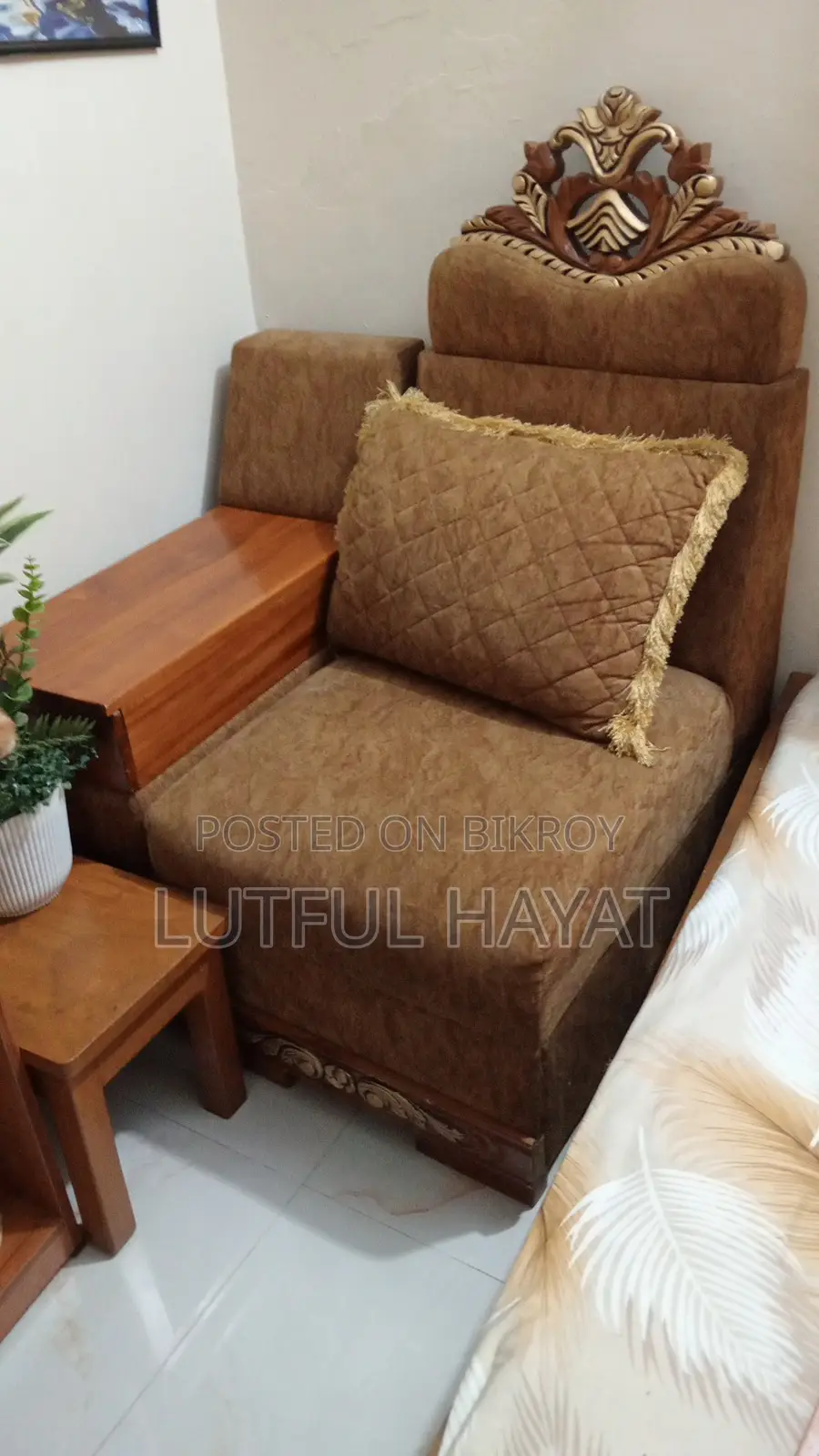5 Sit Er Sofa,extra Divan ,Sofar Table Ar Sathe Aro 5ta Table Er Sit