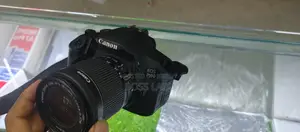 Canon 700D