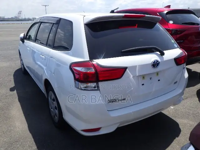 Toyota Corolla Fielder 2021 White