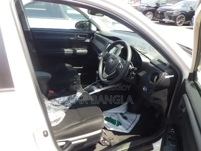 Toyota Corolla Fielder 2021 White