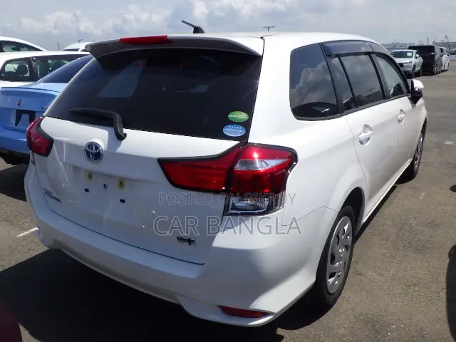Toyota Corolla Fielder 2021 White