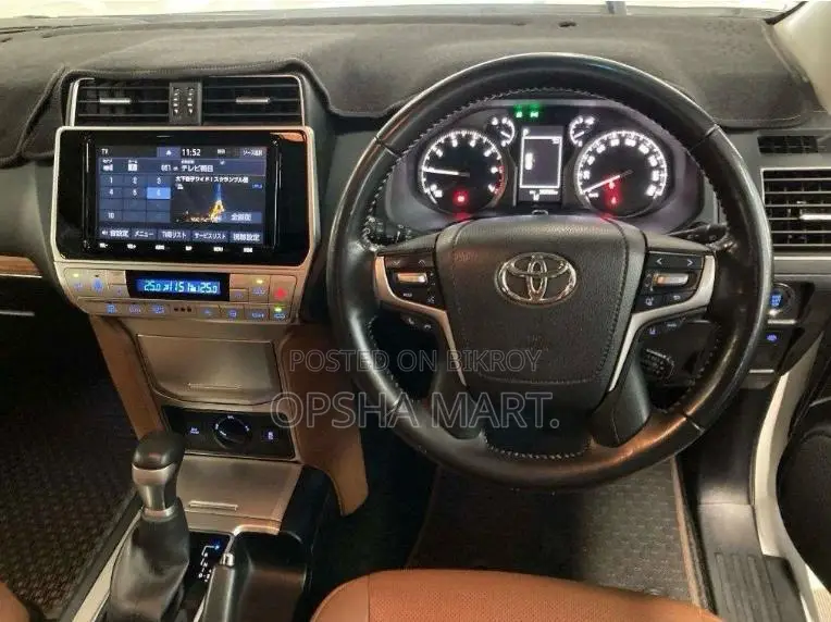 Toyota Land Cruiser Prado 2021 Pearl