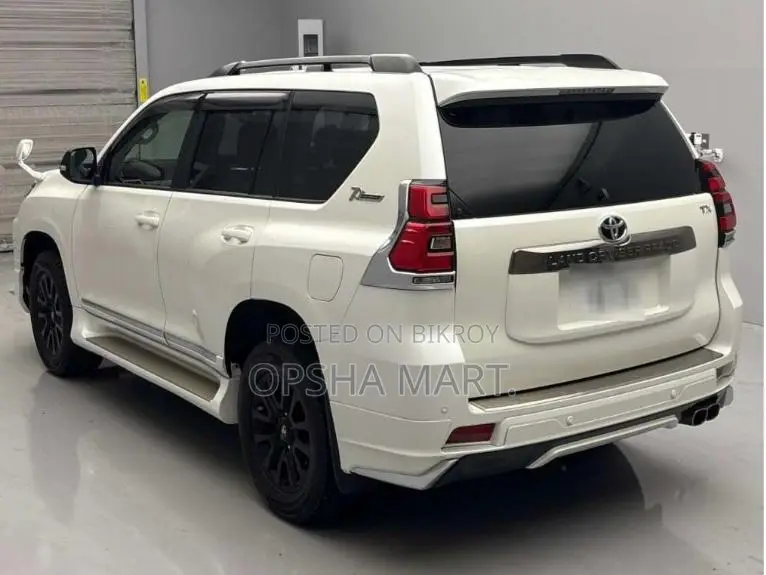 Toyota Land Cruiser Prado 2021 Pearl