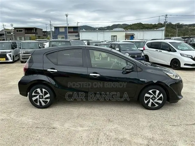 Toyota Aqua 2021 Black