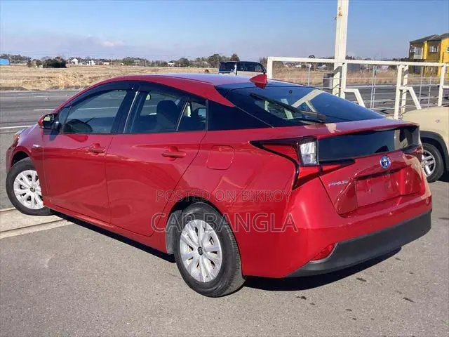 Toyota Prius 2021 Red