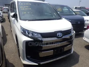 Toyota Noah 2023 Pearl