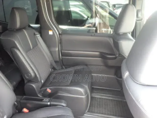 Toyota Noah 2023 Pearl