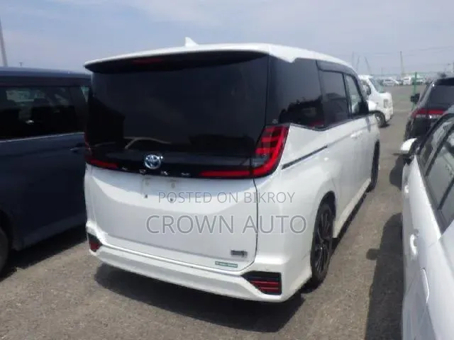 Toyota Noah 2023 Pearl