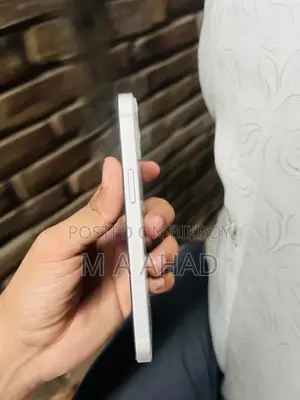 অ্যাপল আইফোন ১৩ ১২৮ জিবি হোয়াইট