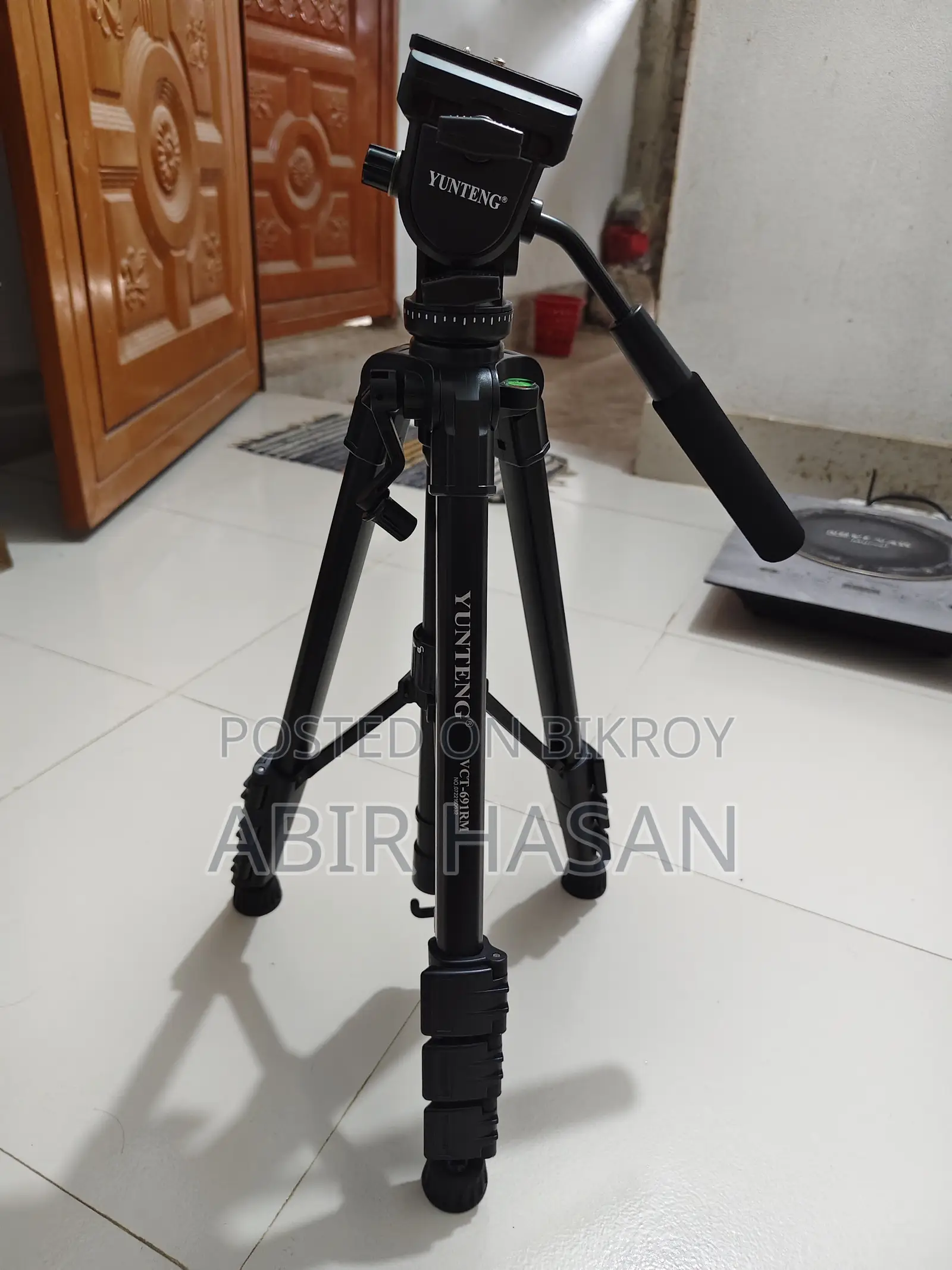 Yunteng VCT-691 Camera Tripod