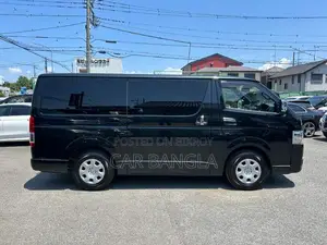 Toyota HiAce 2022 Black