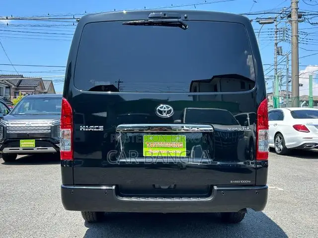 Toyota HiAce 2022 Black