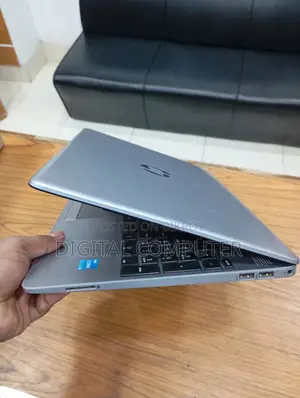 Laptop HP 240 G9 8GB Intel Core i5 SSD 512GB