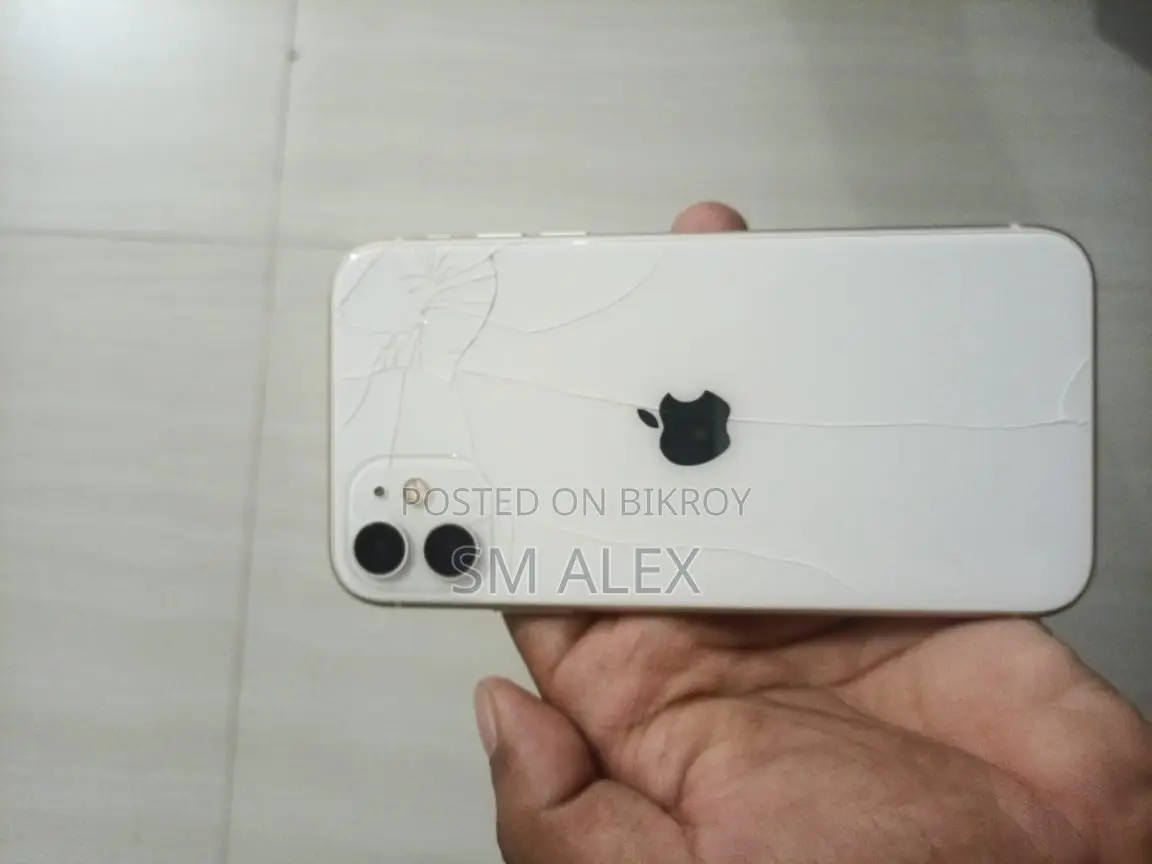 অ্যাপল আইফোন ১১ ১২৮ জিবি হোয়াইট