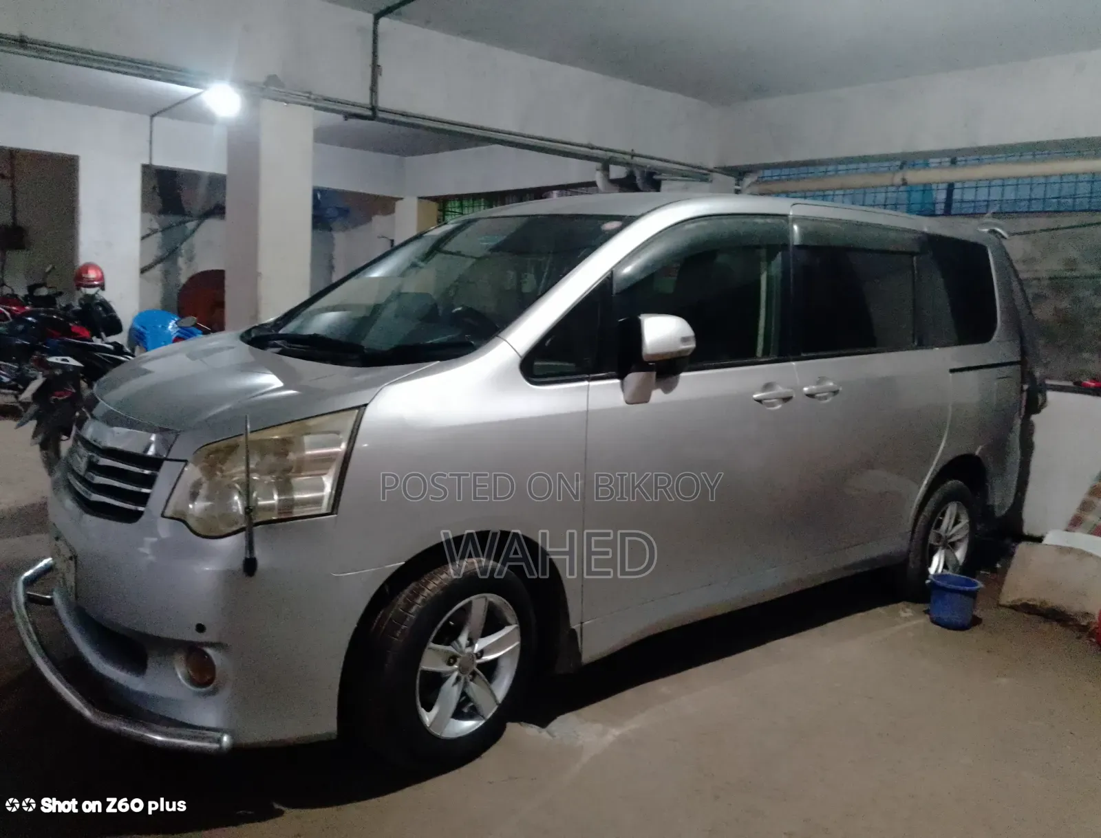 Toyota HiAce 2012 Silver
