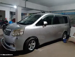 Toyota HiAce 2012 Silver