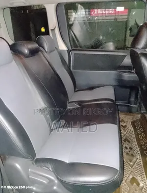 Toyota HiAce 2012 Silver