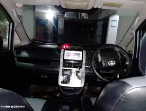 Toyota HiAce 2012 Silver