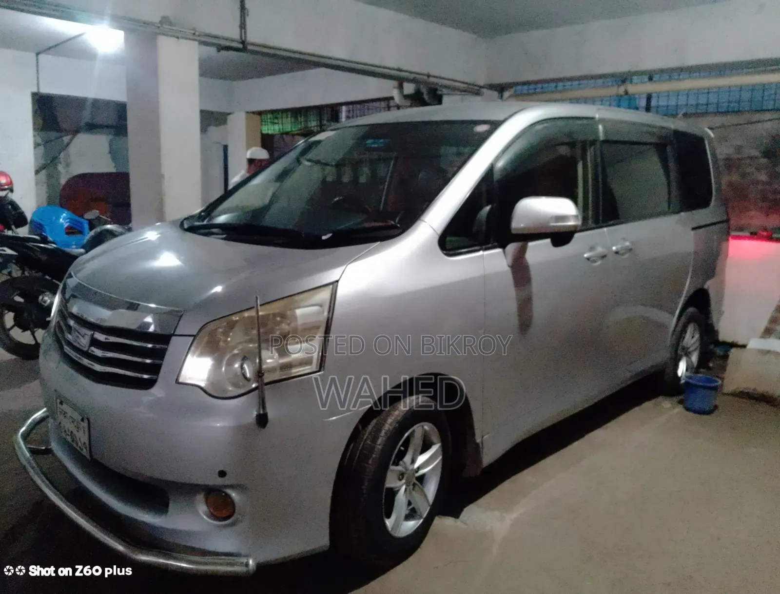 Toyota HiAce 2012 Silver