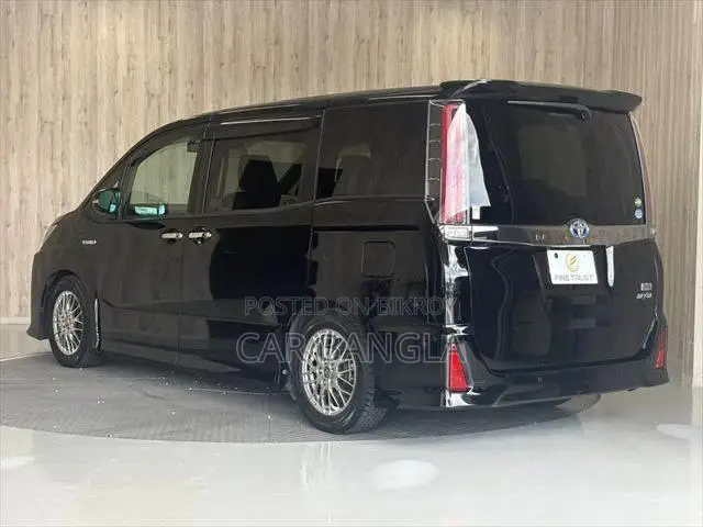 Toyota Noah 2021 Black