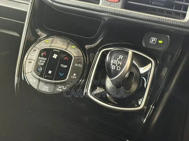 Toyota Noah 2021 Black