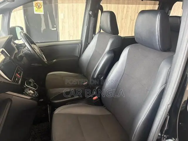 Toyota Noah 2021 Black