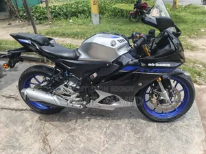 Yamaha R15M 2024 Silver