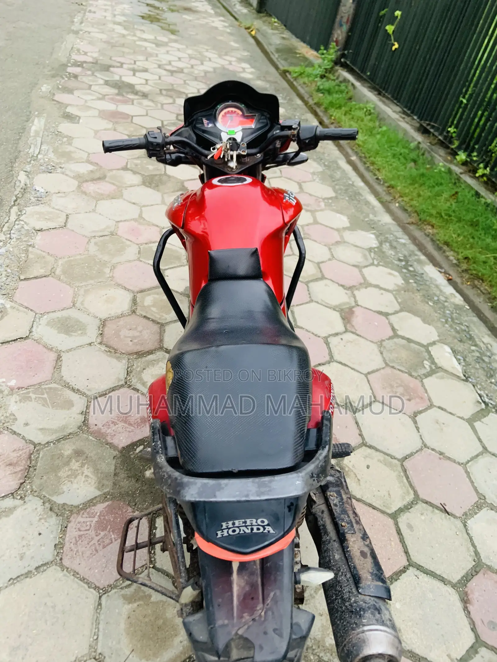 Hero Hunk 2011 Red
