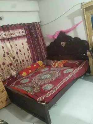 এই খাটটি বিক্রি করা হবে 5/7