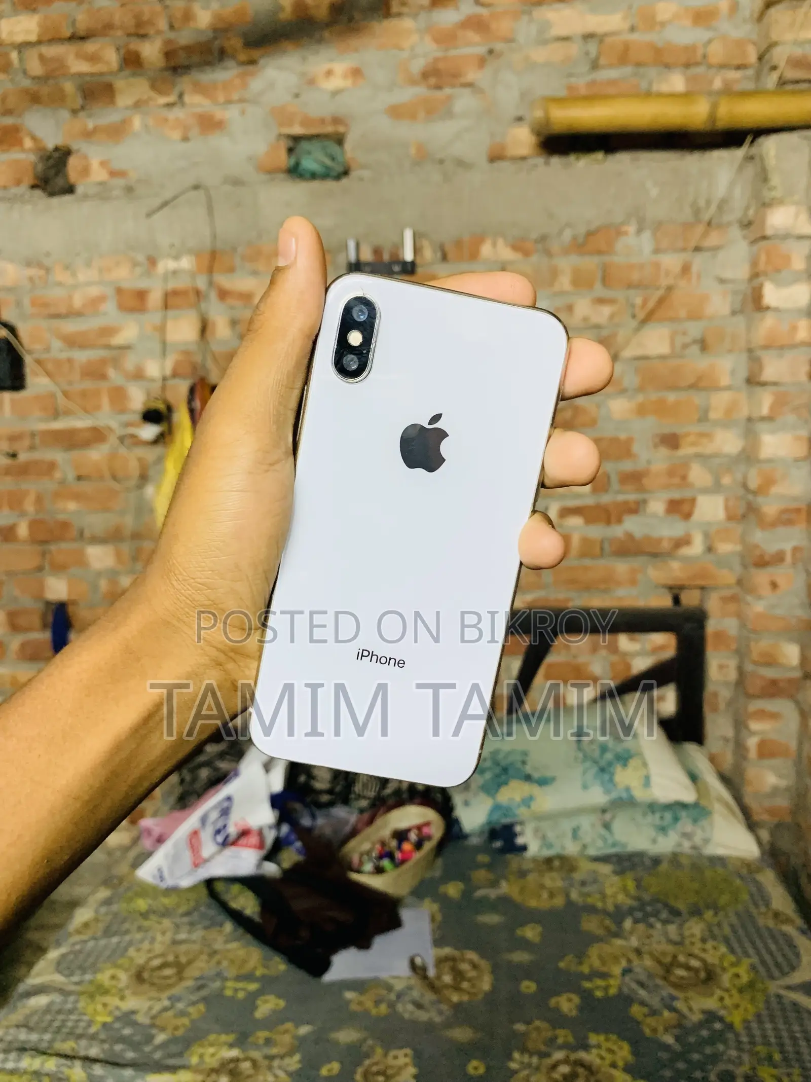 অ্যাপল আইফোন এক্স ২৫৬ জিবি হোয়াইট