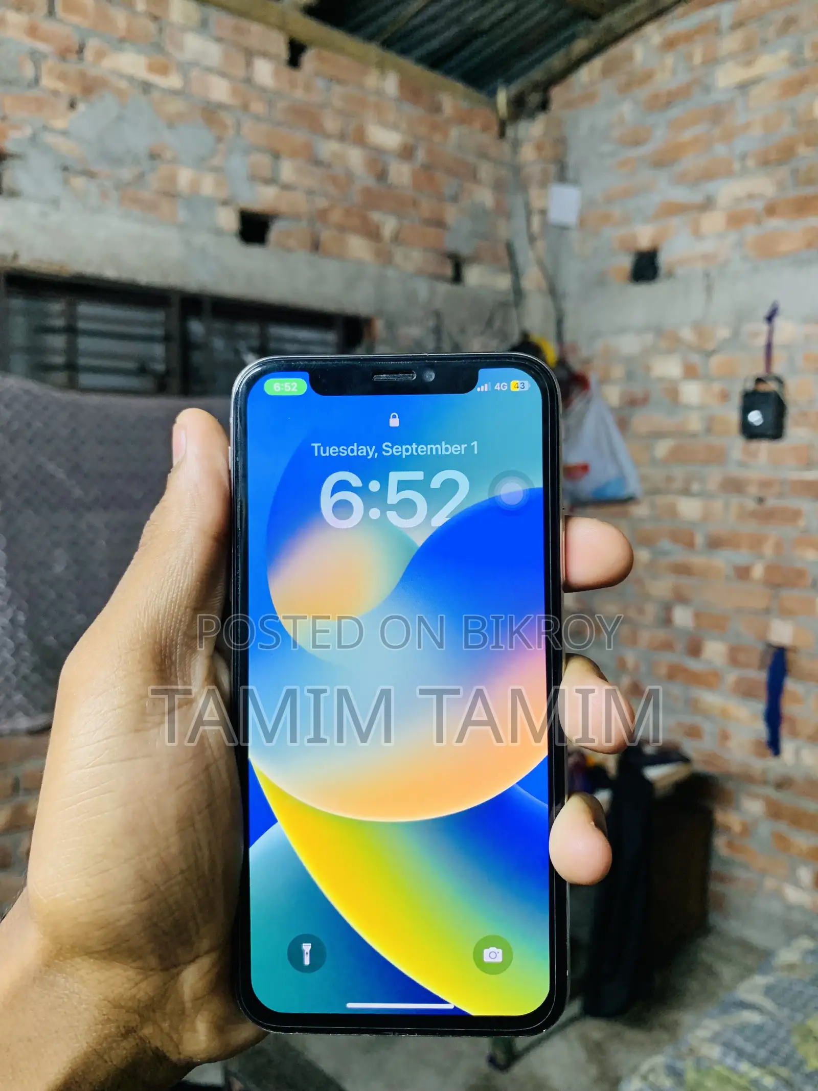 অ্যাপল আইফোন এক্স ২৫৬ জিবি হোয়াইট
