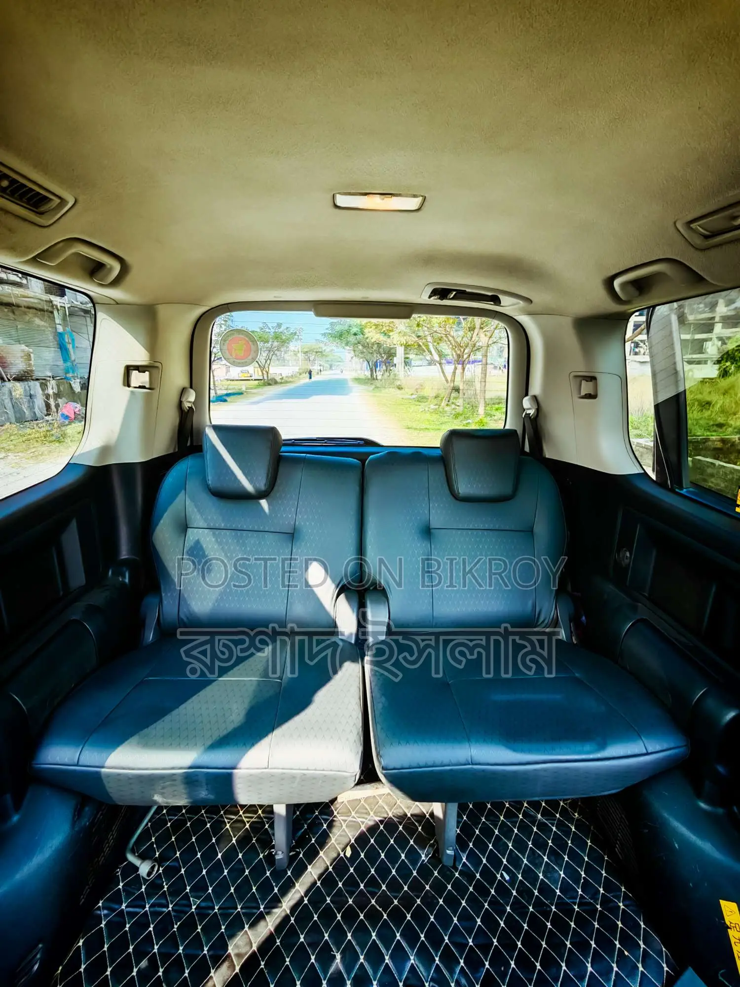 Toyota Noah 2.0 158hp FWD (8 Seater) 2011 Blue