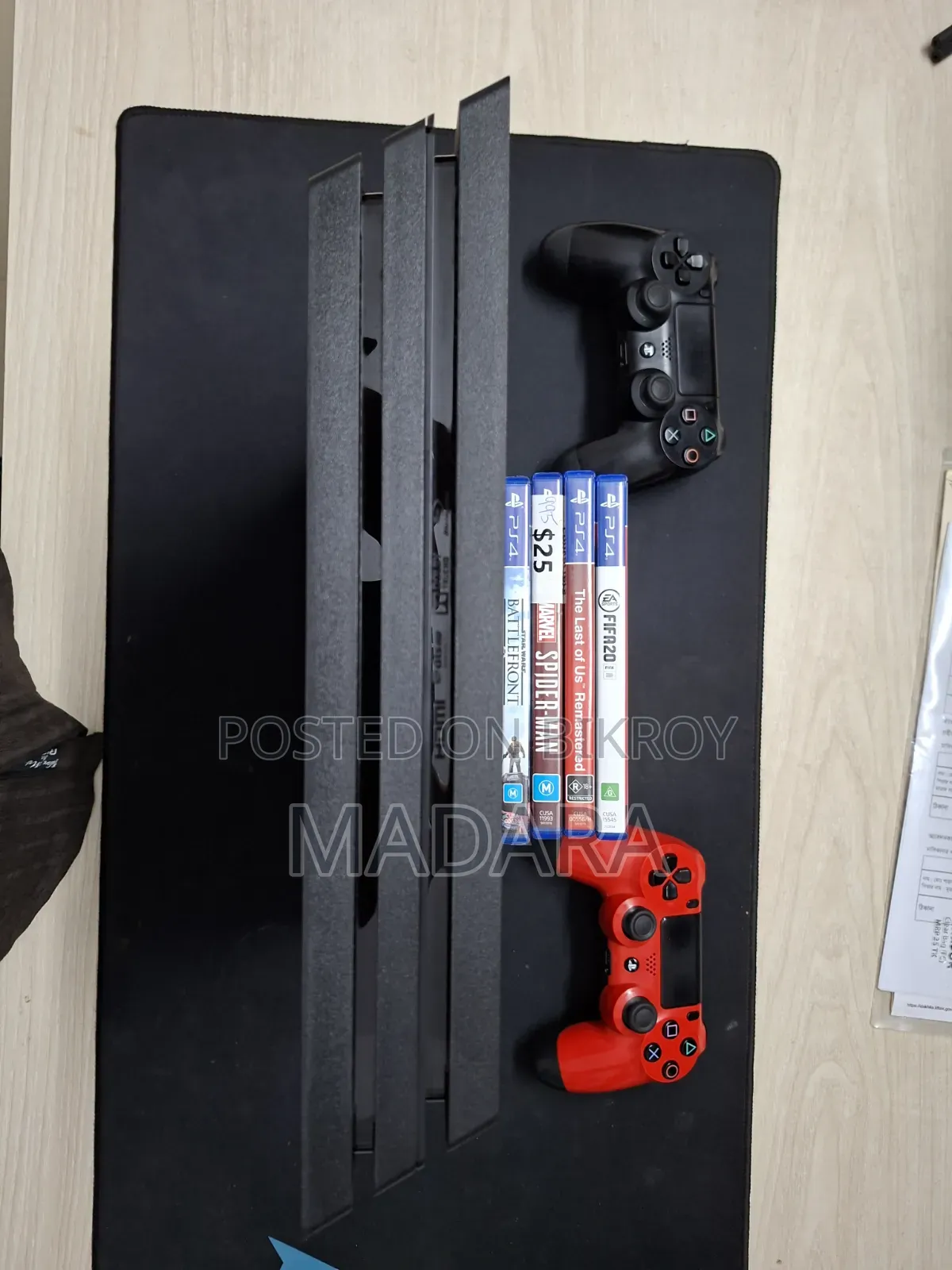 PS4 Pro 1TB (CUH-7202B) + 2 Controllers + 9 Games