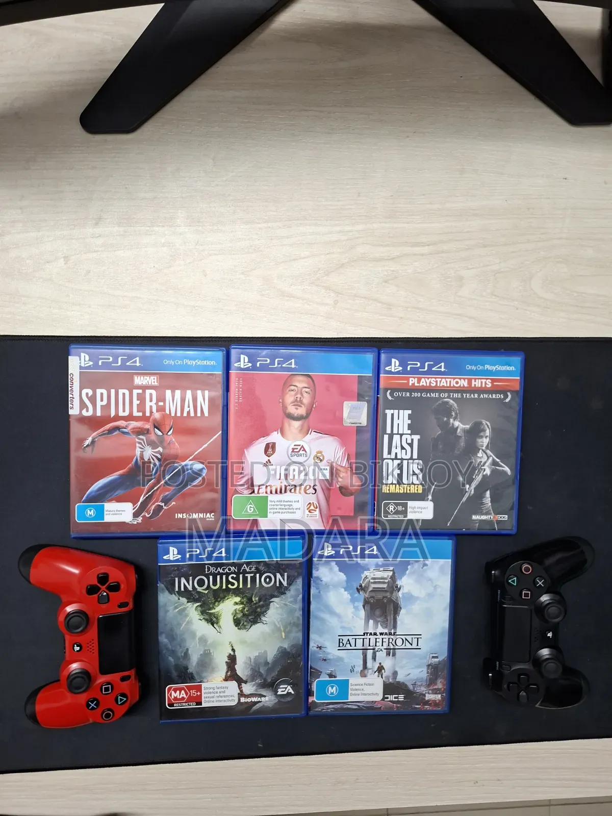 PS4 Pro 1TB (CUH-7202B) + 2 Controllers + 9 Games