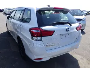 Toyota Corolla Fielder 2021 White