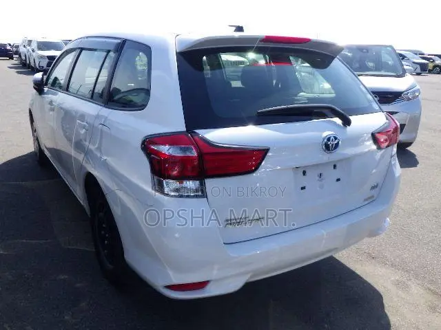 Toyota Corolla Fielder 2021 White