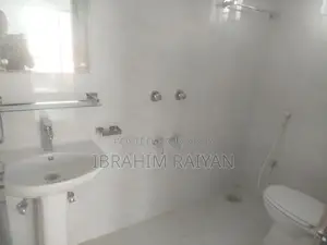 3bdrm Apartment in Aftab Nagar for rent