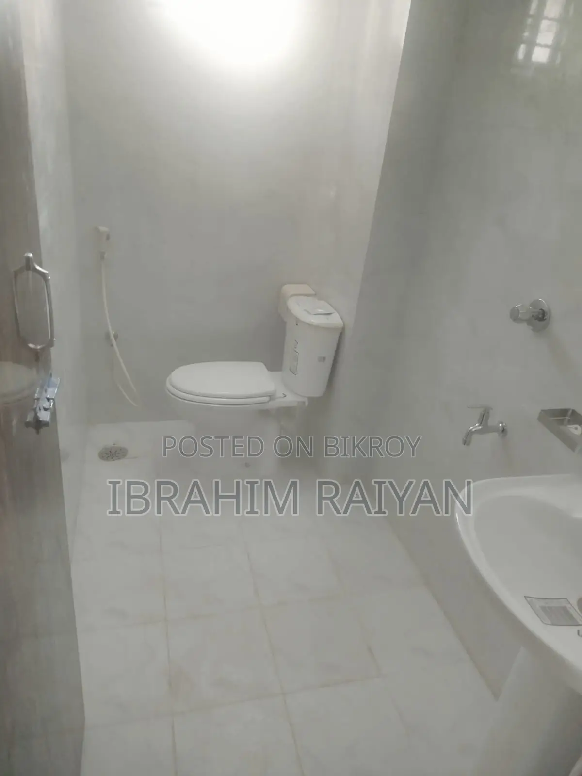 3bdrm Apartment in Aftab Nagar for rent