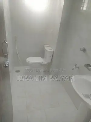 3bdrm Apartment in Aftab Nagar for rent