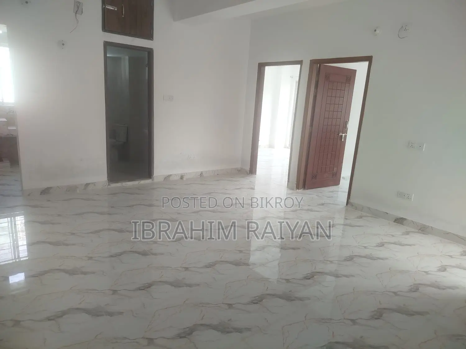 3bdrm Apartment in Aftab Nagar for rent
