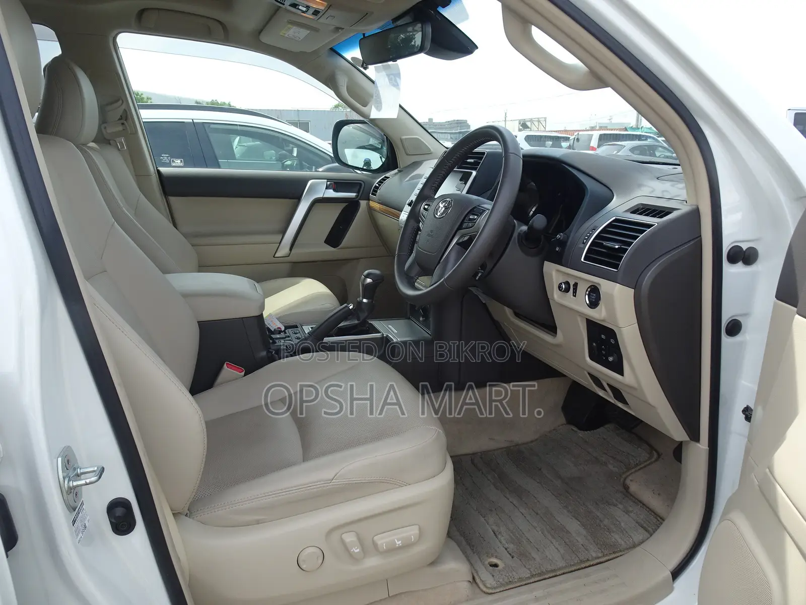 Toyota Land Cruiser Prado 2023 Pearl