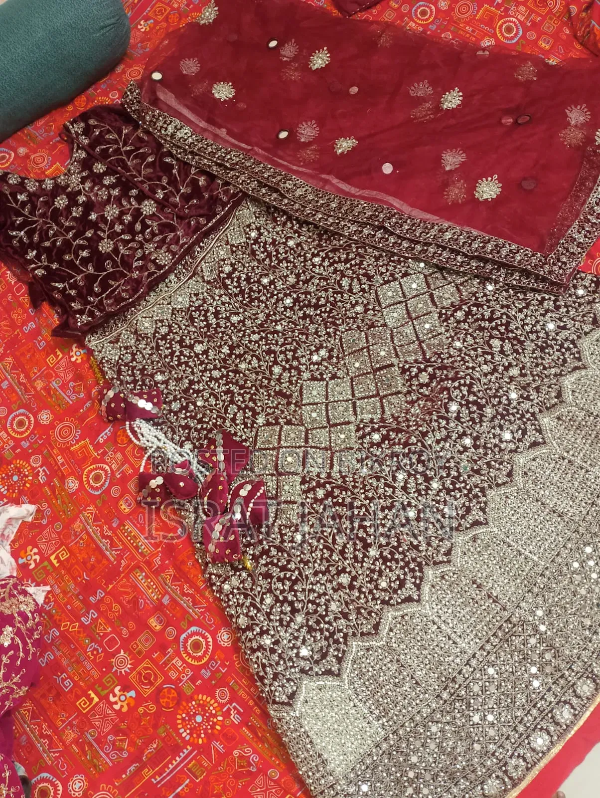 ব্রাইডাল লেহেঙ্গা।