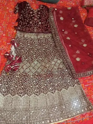 ব্রাইডাল লেহেঙ্গা।