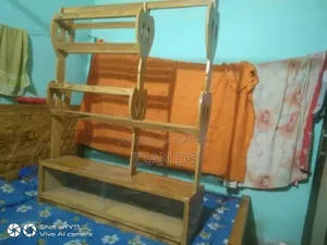 নতুন মজবুত কাঠের আলনা বিক্রি করা হবে
