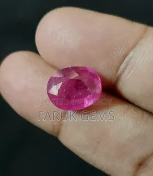রুবি পাথর।